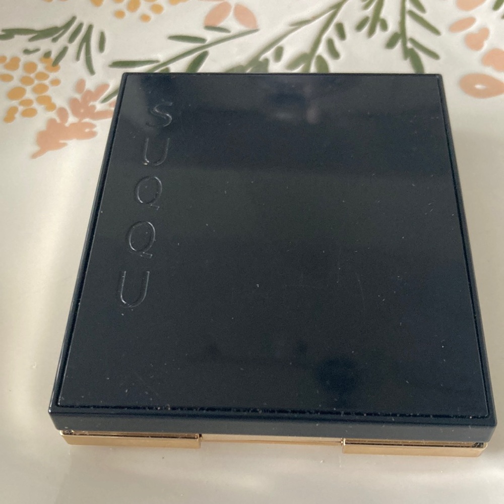 SUQQU eyeshadow